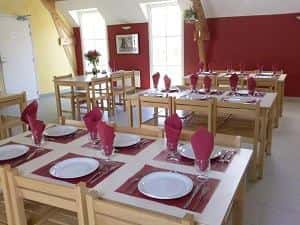 Plat du jour préparé par Cédric, présenté dans la salle de restaurant